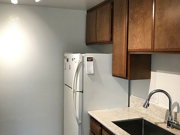 3rd image of 17572 Vandenberg Ln