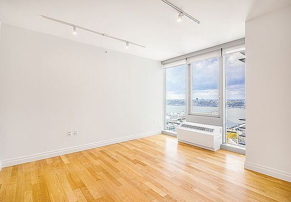 5th image of 554 54th St #30I