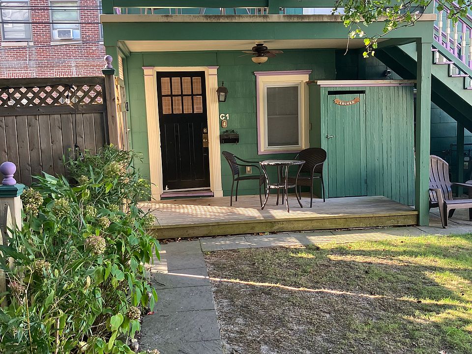 1st image of 816 Wesley Ave #G1