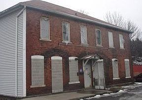 2nd image of 314 Railroad St