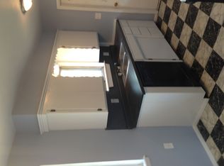 704 NW 1st St, Moore, OK 73160