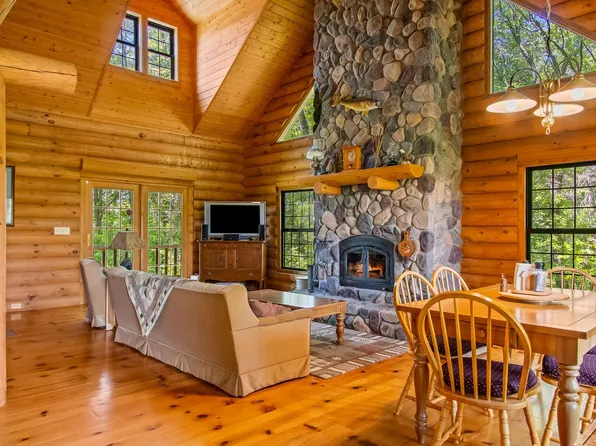 4639 Sand Lake Rd, Moose Lake, MN 55767