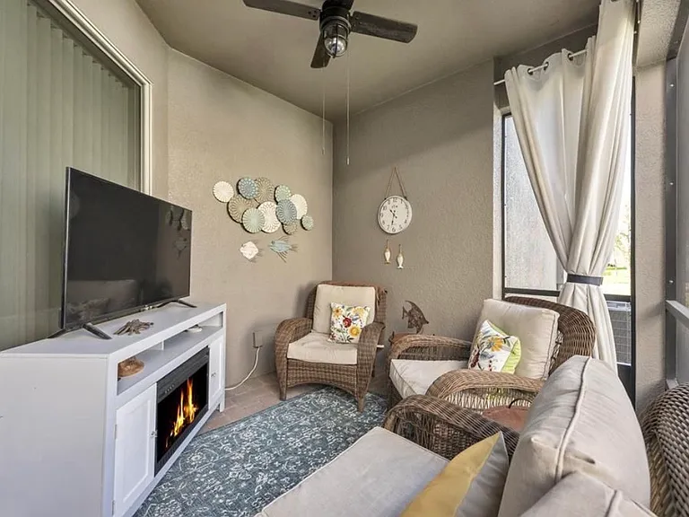 640 Bayern Ln — Photo 24