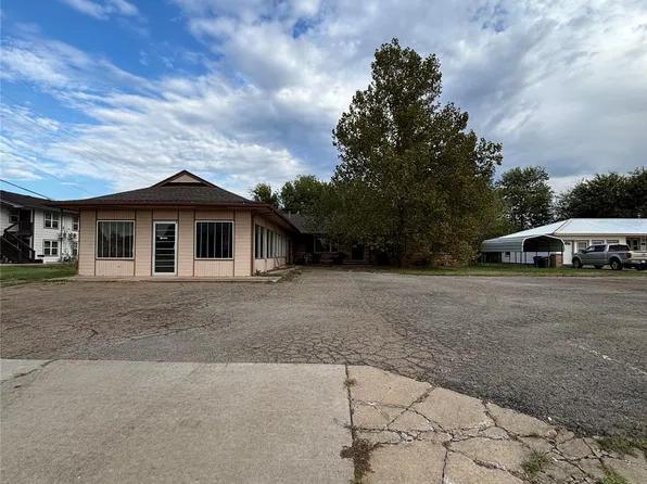 418 W Rogers Blvd, Skiatook, OK 74070