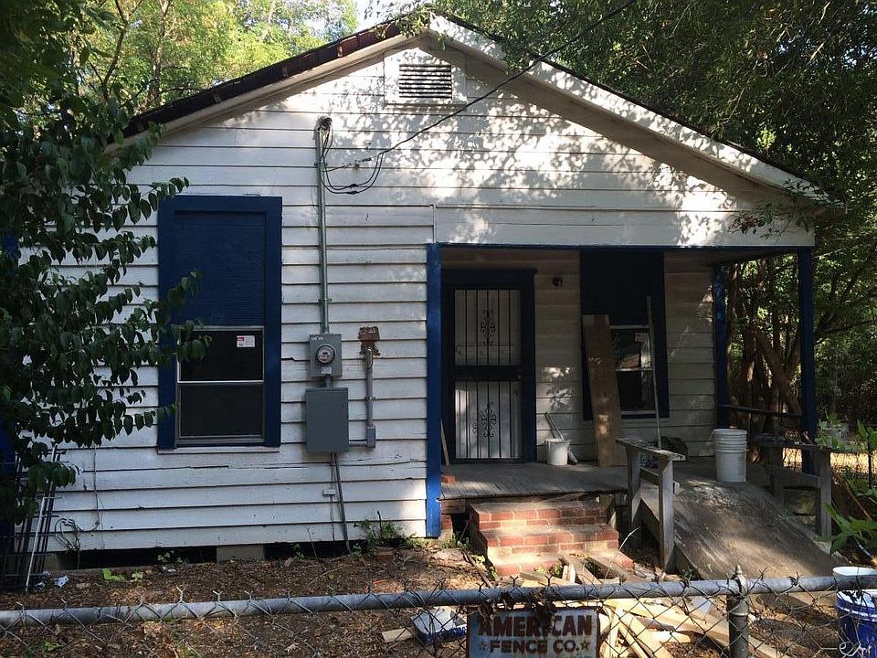 1st image of 2431 Alberta St