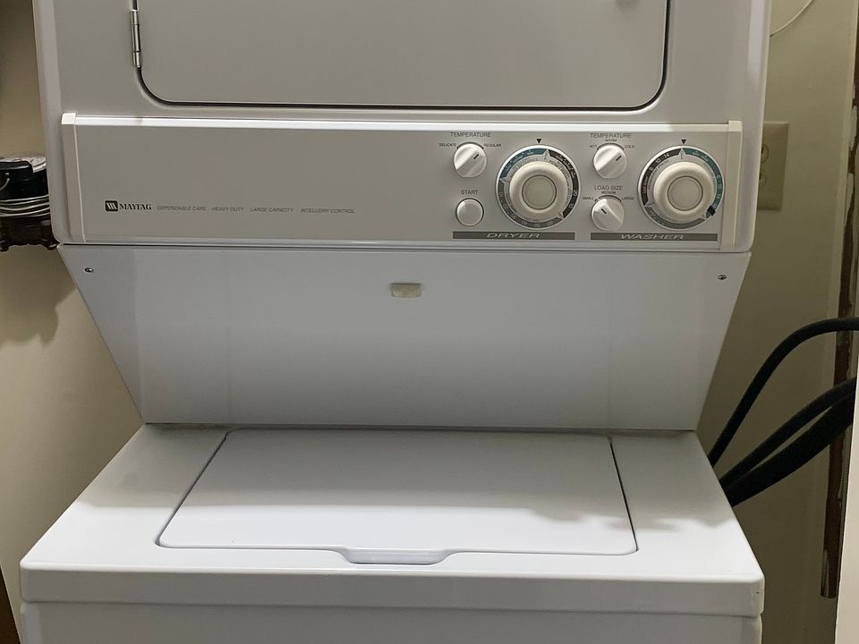 Stackable washer/dryer