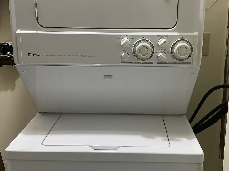 Stackable washer/dryer