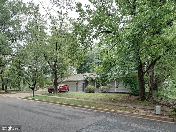 3rd image of 8610 Monmouth Dr