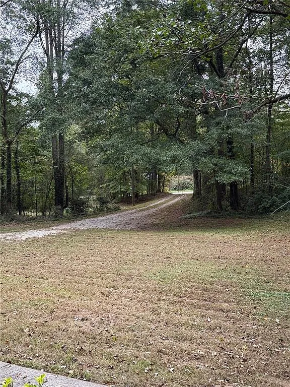3 bed, 2.0 bath, 2174 sqft, $2,200 — Photo 2