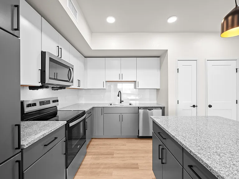 Residences at Willow Park Flats — Photo 39