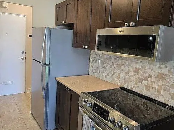 485 Thorold Rd #107, Welland, ON L3C 3X1