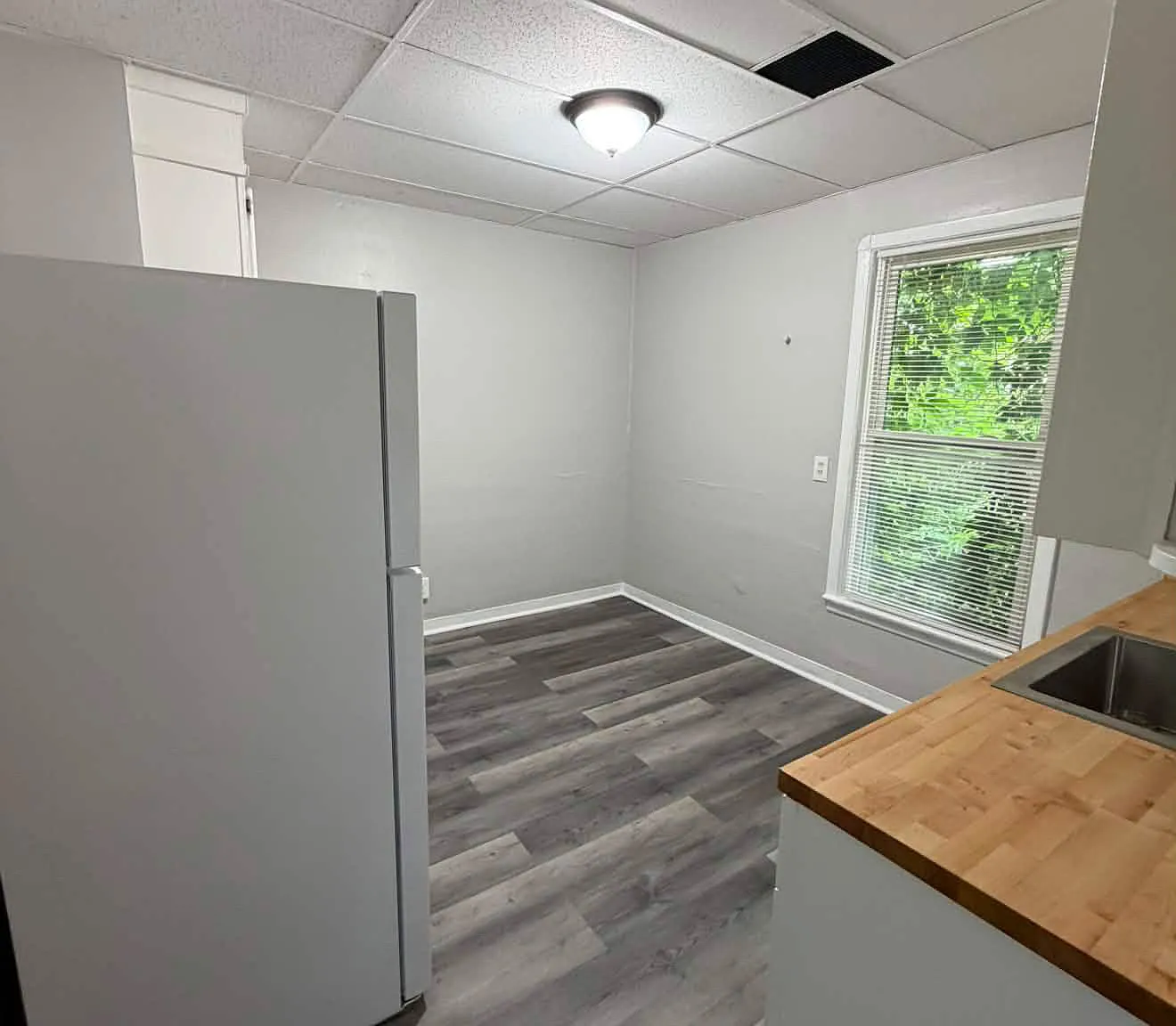 3 bed, 768 sqft, $1,350 — Photo 4