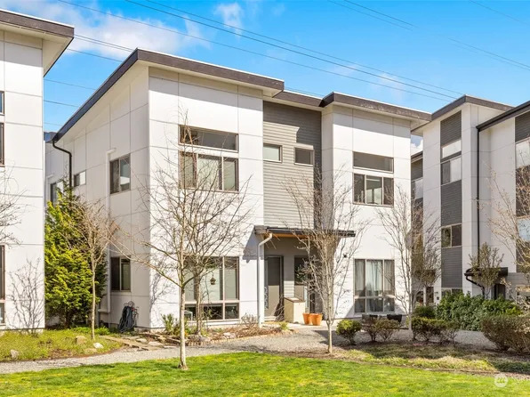 4276 S Greenbelt Station Dr, Seattle, WA 98118