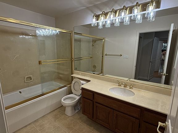 2nd image of 910 S Bedford St APT 107