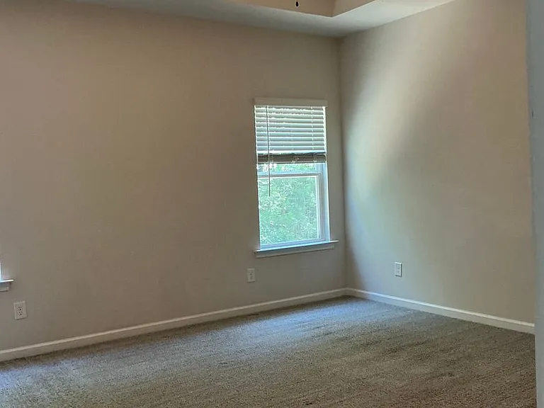1256 Towne Square Ct — Photo 22