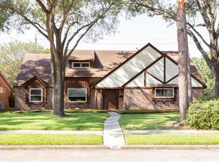 427 Whitecap Dr, Seabrook, TX 77586