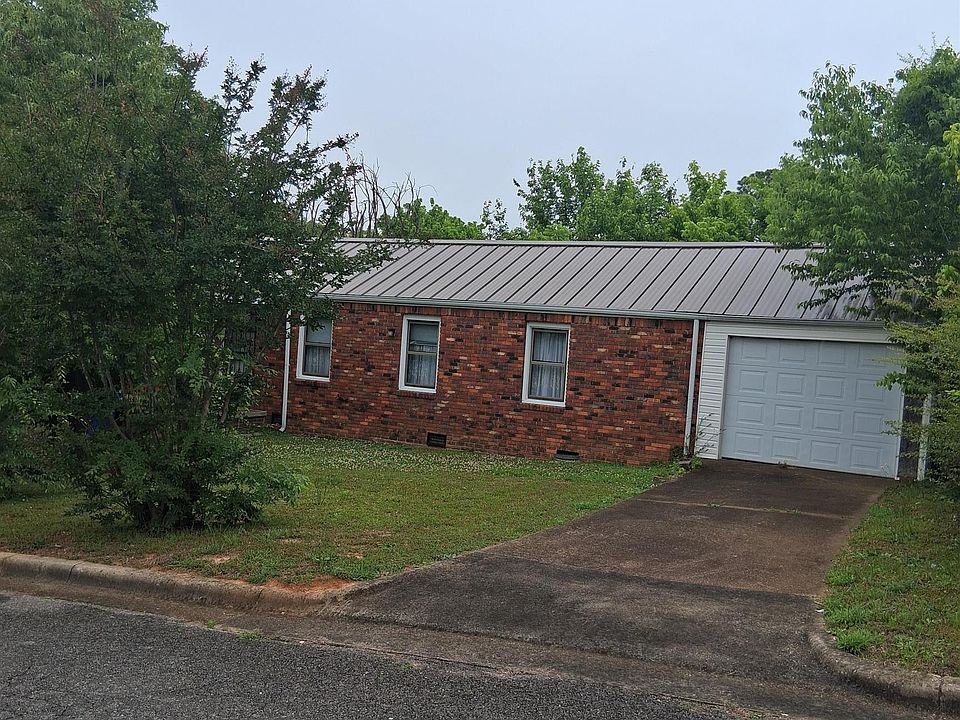 1st image of 110 Foy Ave
