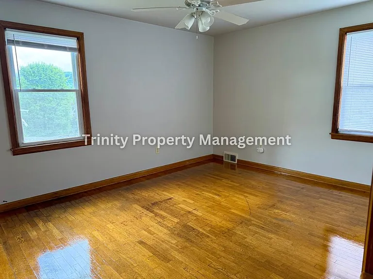 188 Magnolia Ave #B — Photo 5