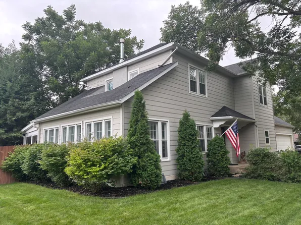 203 W Broadway Ave, Pierre, SD 57501