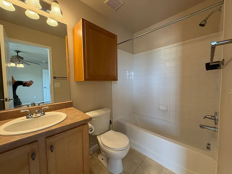 392 Montgomery Dr — Photo 13