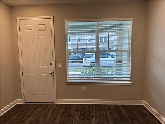 4th image of 16434 Hamlin Hills Rd