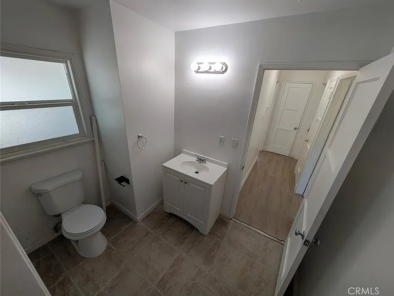 7807 Louise Ave — Photo 8