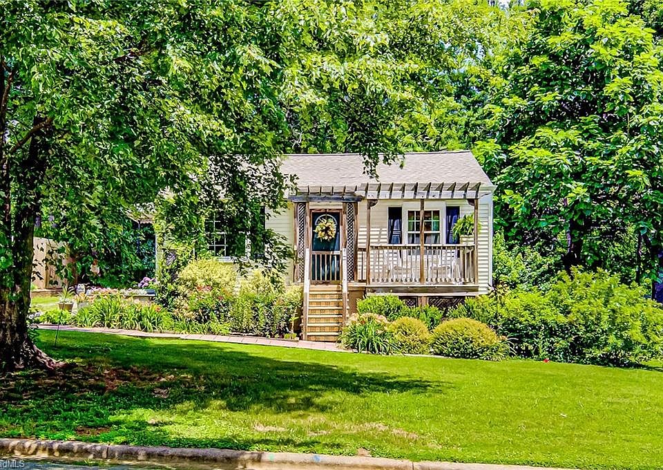 1st image of 2808 Shady Lawn Dr