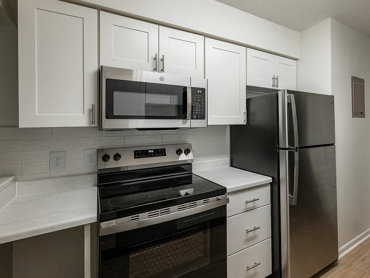 Prestige Kitchen Style (shown here in a 2-bedroom floor plan) - Pikeview Manor Apartments