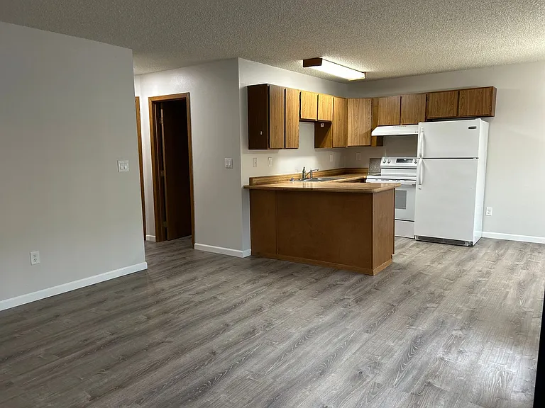 627 E 8th Ave — Photo 1