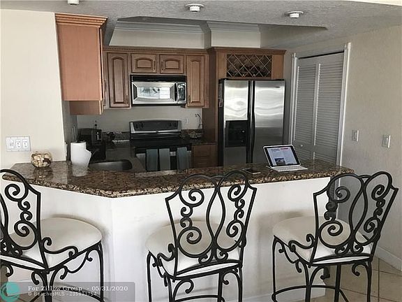 3rd image of 150 NE 15th Ave APT 240