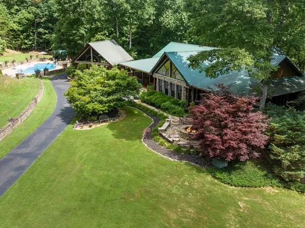 1977 Mountain Tops Rd, Blue Ridge, GA 30513
