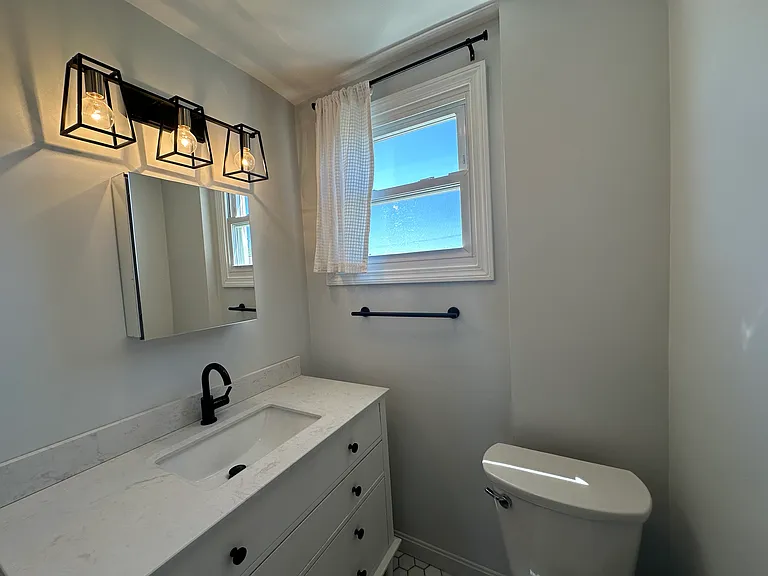 904 York Ave #1 — Photo 7