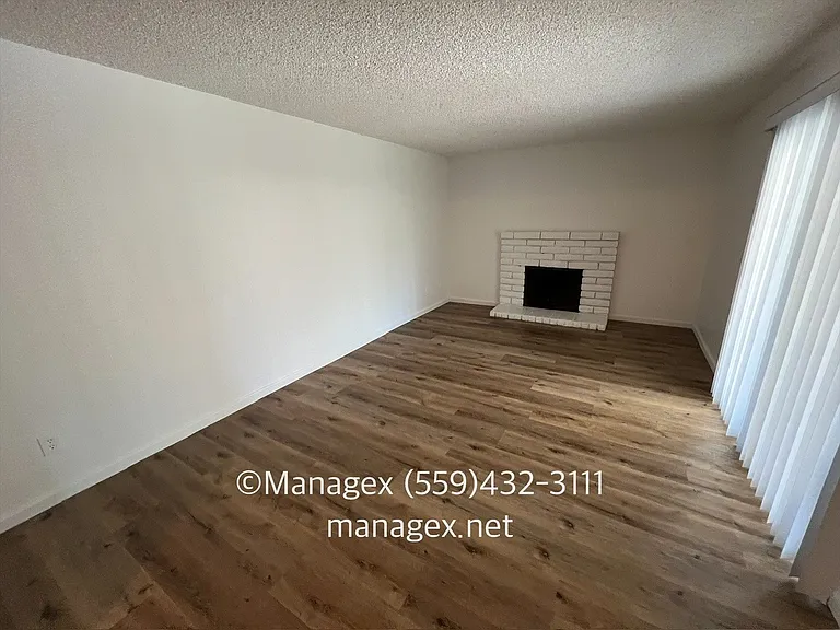 1246 W Dyer Ave — Photo 7