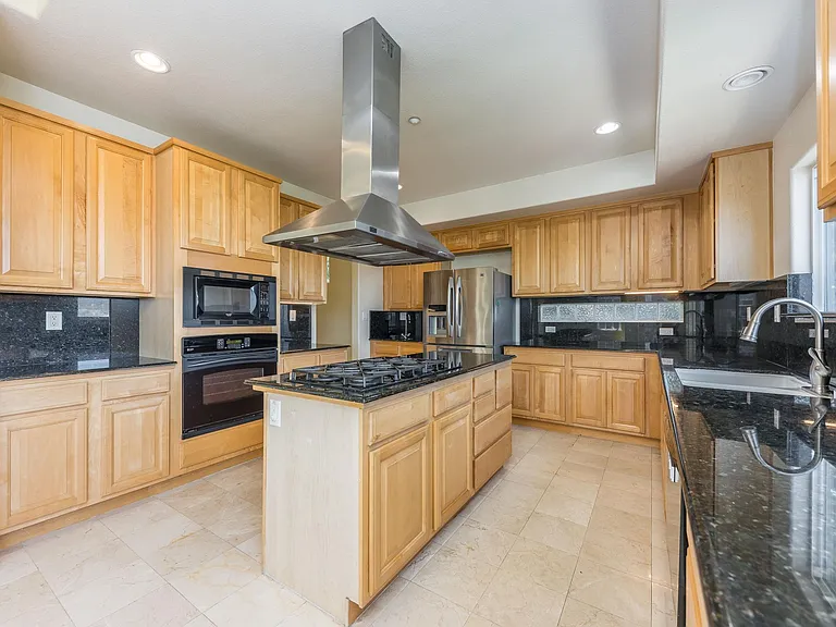 386 Goodwin Dr — Photo 12