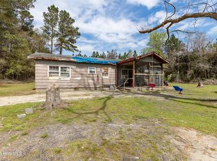 524 Luther Banks Rd, Richlands, NC 28574