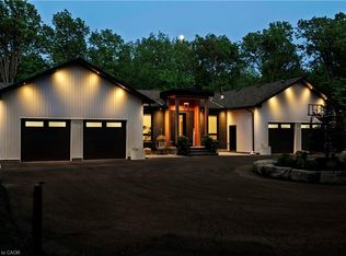 295 Allen Rd, Grimsby, ON L3M4E7