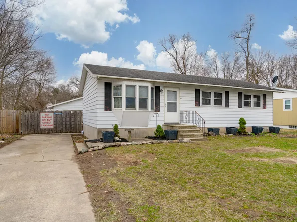 431 6th Ave, Three Rivers, MI 49093