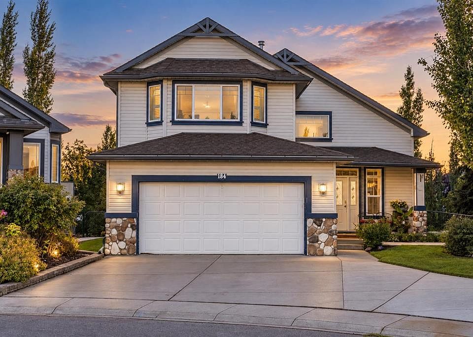 1st image of 184 E Cove Cres