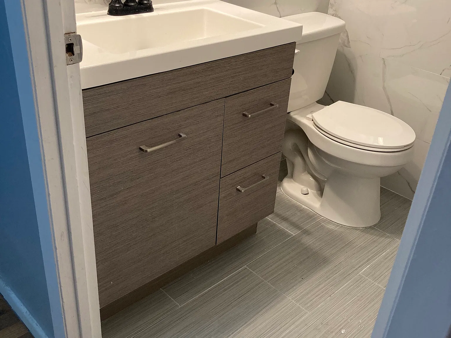 1 bed, 2000 sqft, $1,300 — Photo 3