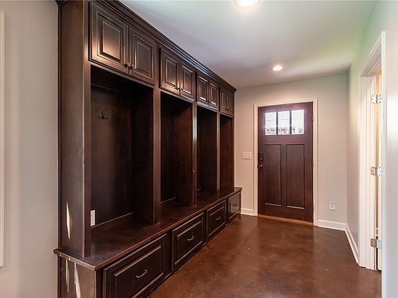 5th image of 1694 Talhiem St