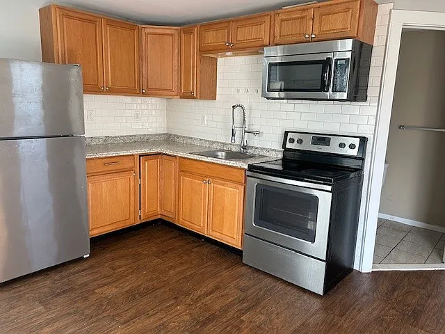 190 Hall Ave — Photo 3