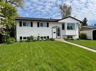 1424 SE 109th Ave SW, Calgary, AB T2W 0C7