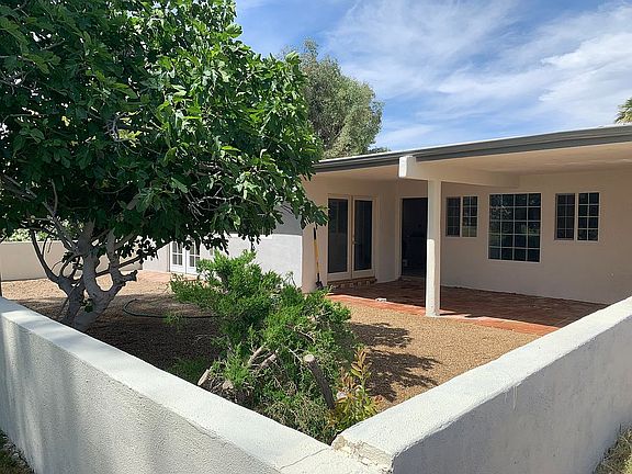 5th image of 2627 Country Club Dr