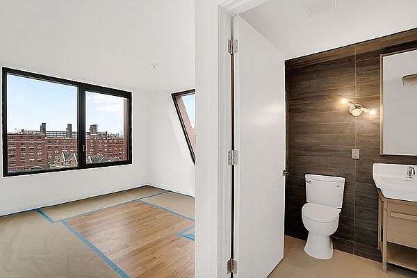 1st image of 54 Noll St #8123