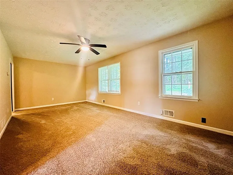 6150 Mallory Rd — Photo 8