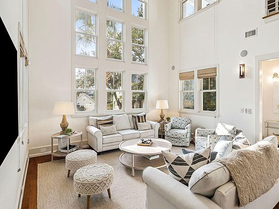 3rd image of 260 Gulf Bridge Ln