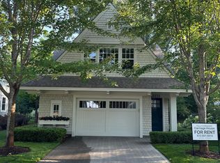 20235 Lakeview Ave, Excelsior, MN 55331