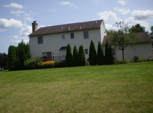4455 Farm View Ct, Bethlehem, PA 18020