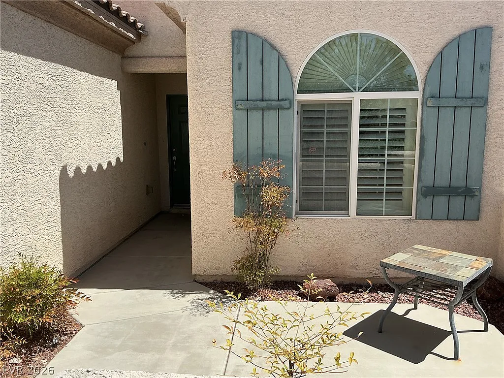 3 bed, 2.0 bath, 1904 sqft, $2,795 — Photo 3