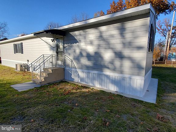 5th image of 3414 New Moon St